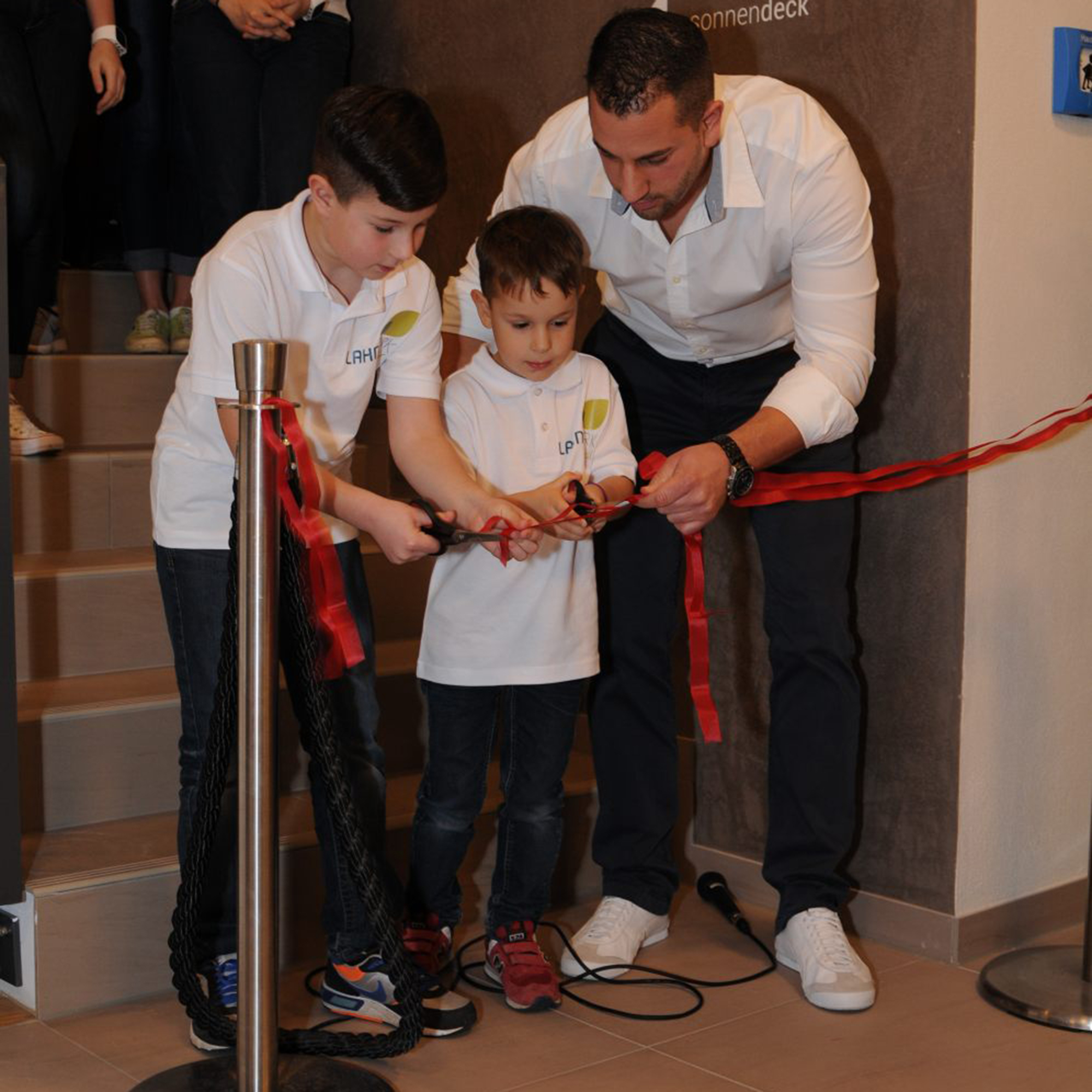 mappes-holding-einleitungs-img-1 mappes-holding-einleitungs-img-1